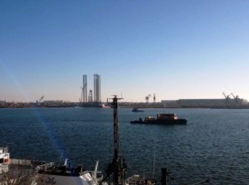Буровая установка «Меркурий» выводится в море