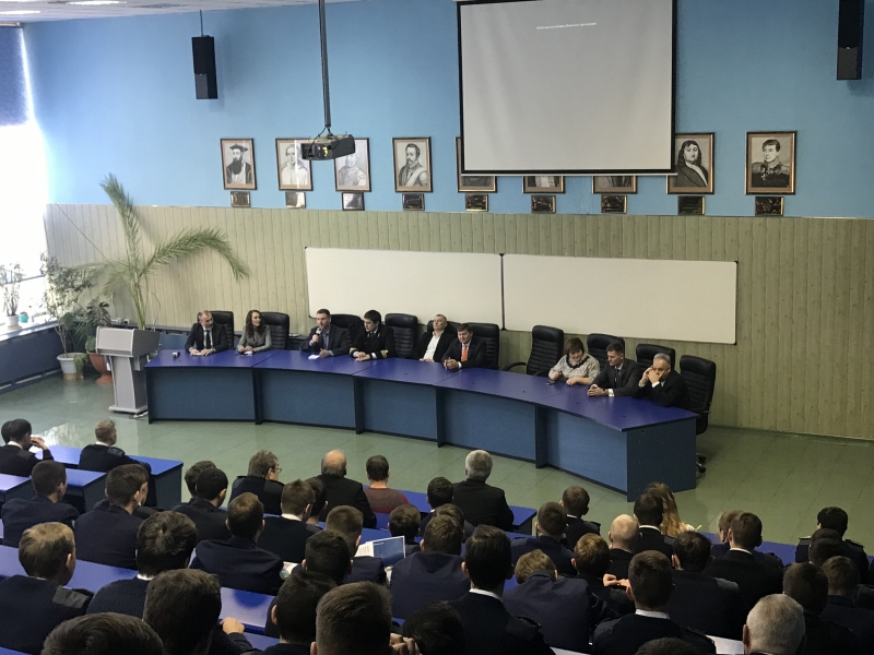 Ушаковка созвала крупных работодателей на «Ярмарку вакансий» 