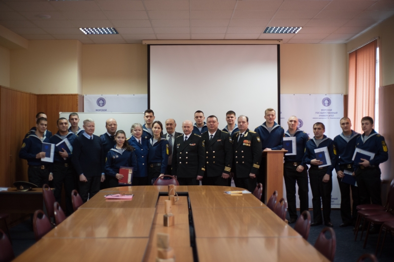 В МГУ им. адмирала Невельского вручили дипломы выпускникам