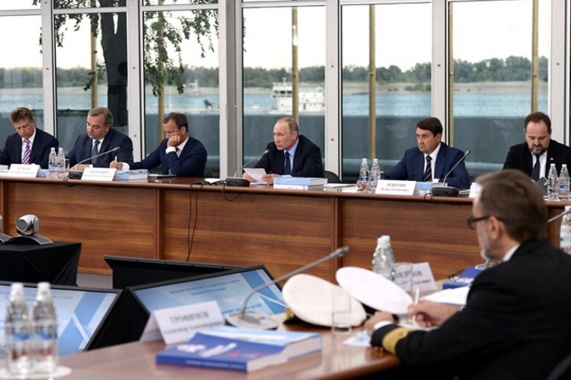 В Волгограде состоялось заседание Госсовета РФ по вопросам развития внутренних водных путей