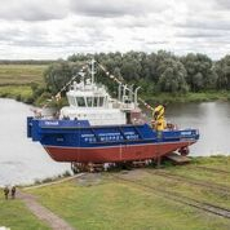 Окская судоверфь спустила на воду пожарный буксир для Морспасслужбы Росморречфлота