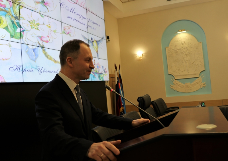 Поздравляем с Международным женским днем прекрасную половину воднотранспортной отрасли  