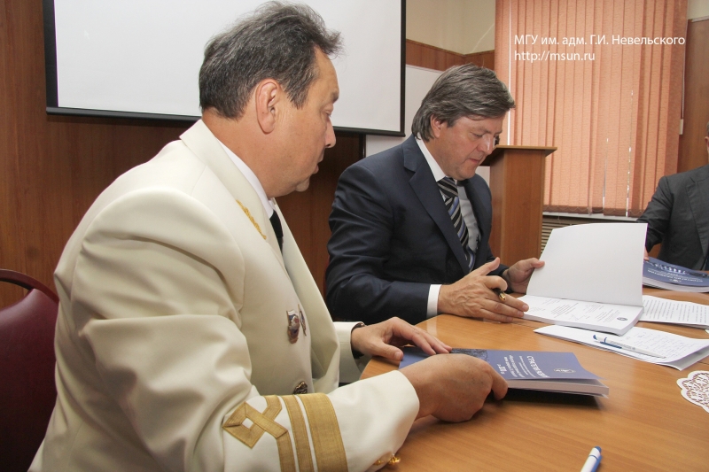 Заместитель Министра транспорта РФ - руководитель Росморречфлота утвердил стратегию развития МГУ им. адм. Невельского до 2030 года