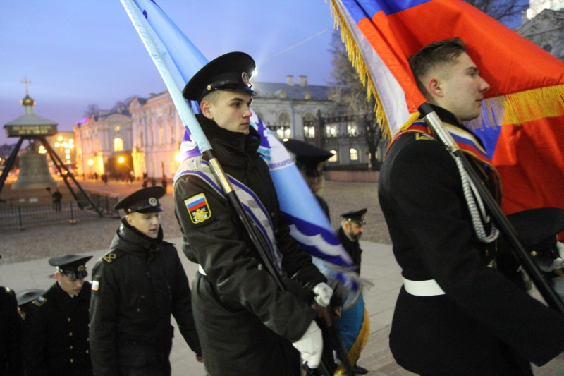 В Макаровке чествовали курсантов, вернувшихся  с плавательной практики на учебном паруснике «Мир»