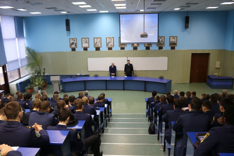 Молодым – везде у нас дорога