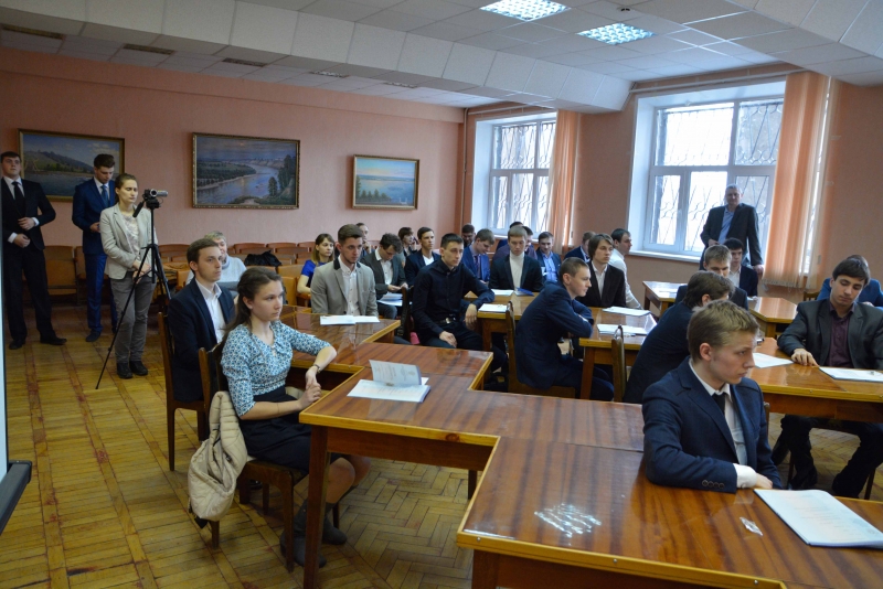 Выпускникам судоводительского факультета ВГУВТ вручены дипломы