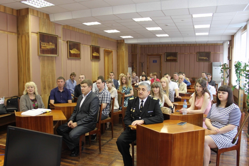 Выпускникам Волжского университета водного транспорта вручены дипломы